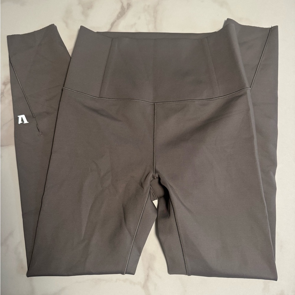 Vuori women’s evolve legging - grey size Small
